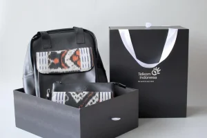 corporate gift kombinasi kain etnik